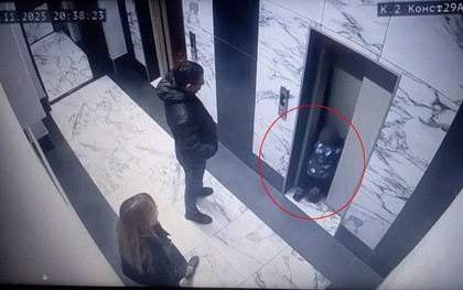 Khoảnh khắc kinh hoàng: Bé trai 2 tuổi rơi thẳng xuống hố thang máy ngay trước mắt cha mẹ