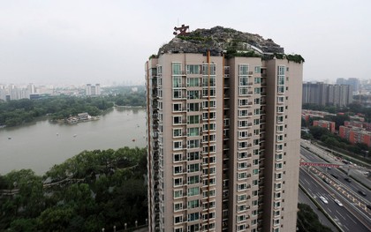 "Độ" penthouse thành “biệt thự cổ quái” 740 m² trên nóc chung cư 26 tầng, người đàn ông bị cơ quan chức năng ra quyết định cưỡng chế: “Phải dỡ bỏ trong 15 ngày”