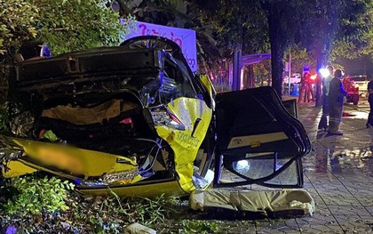 Chiếc taxi gặp tai nạn nghiêm trọng khiến tài xế tử vong, 1 chi tiết ở hiện trường hé lộ lý do