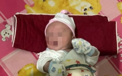 Bé trai 20 ngày tuổi bị bỏ rơi trước cửa nhà