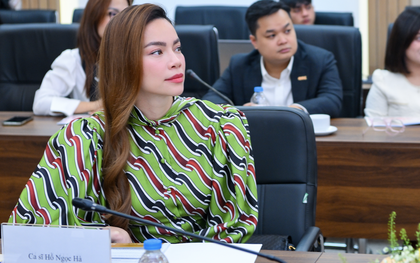 Ảnh: Hồ Ngọc Hà xuất hiện cùng Hội đồng Giám khảo trong vòng Chung kết Human Act Prize 2025