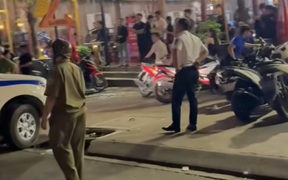 TPHCM: Hỗn chiến từ quán nhậu ra ngoài đường do "mời bia"