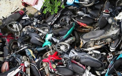 Cận cảnh hàng nghìn phương tiện chất đống trong 'nghĩa địa' xe vi phạm ở Hà Nội