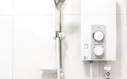 Kẻ giật điện sát hại vợ trong phòng tắm thoát án tử nhờ con gái xin khoan hồng