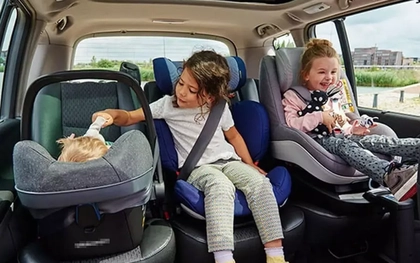 Thiết bị an toàn phù hợp cho trẻ em trên ô tô có nhất thiết là ghế trẻ em?