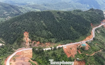 Đường sạt lở tứ phía, đi thế nào tới Đà Lạt?