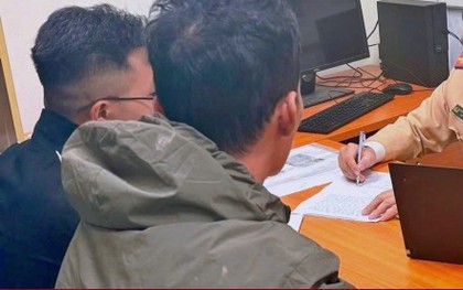 Phạt tài xế xe tải làm rơi vãi bùn nhão khiến người đi đường ngã sõng soài