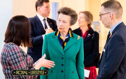 Vương nữ Anne tưởng nhớ Nữ hoàng Elizabeth II bằng một chi tiết thời trang đầy tinh tế trong lần xuất hiện mới nhất