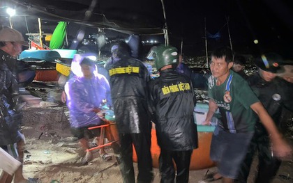 Khẩn trương tìm kiếm 2 ngư dân bị nước cuốn trôi từ sông Cái Nha Trang ra biển