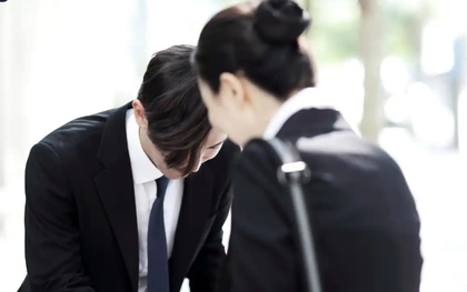 Bí ẩn nghề xin lỗi chuyên nghiệp: Dịch vụ không tưởng, thay mặt chồng hẹn gặp vợ 23 lần để "xin lỗi hộ"