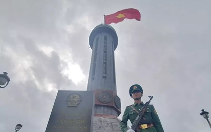 Tạm dừng tất cả xe chở khách tham quan cột cờ Lũng Cú