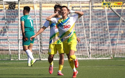 Bách Ka bùng nổ tại VCK: Cầu thủ nhỏ con ‘gánh team’ Huế với 3 bàn sau 2 trận khiến khán giả dậy sóng