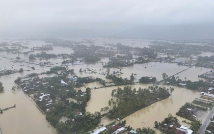 Biển nước mênh mông ở vùng rốn lũ Đắk Lắk nhìn từ trên cao