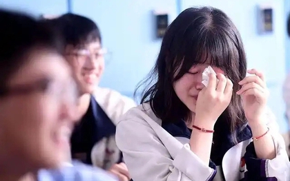 Nữ sinh chưa nhận được giấy báo trúng tuyển, 20 năm phát hiện đã có bằng tốt nghiệp lại tuyên bố: "Tôi không cần"