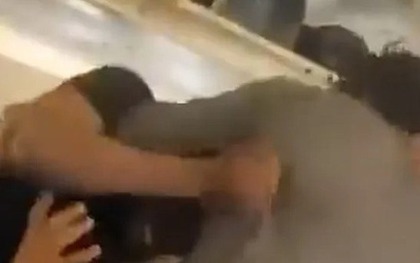 Hai ngôi sao mạng xã hội lao vào ẩu đả dữ dội trên máy bay