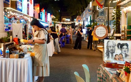 Tour đêm Đường sách có đủ sức thành điểm nhấn cho du lịch TP Hồ Chí Minh?