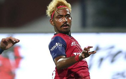 Cầu thủ bóng đá 16 tuổi ghi bàn lập kỷ lục nhưng bị lật tẩy gian lận đến 12 tuổi, fan thất vọng tràn trề