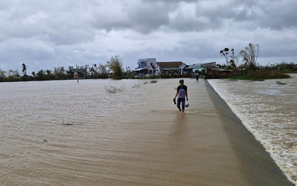 Gia Lai họp khẩn, yêu cầu sơ tán dân trong đêm vì nước sông dâng cao