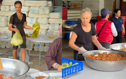 Khách Tây "hòa tan" khi cứu trợ miền Trung, dùng Google dịch nhắn gửi đến bà con bản địa