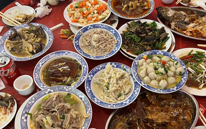 Em họ xa tới mời cưới, trước khi về tiết lộ giá trị mâm cỗ: Nghe xong, hai vợ chồng Hà Nội hoảng