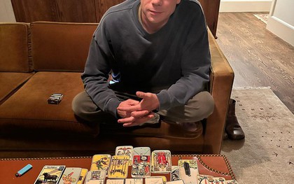 Xôn xao mạng xã hội cảnh giám đốc Dior đi coi bói