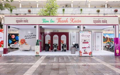 “Tiệm tóc thanh xuân” - Khi mái tóc thầy kể câu chuyện tri ân bằng những chạm khẽ của sinh viên