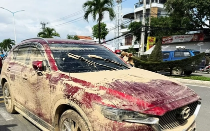 Tiệm sửa ô tô, xe máy ở Nha Trang quá tải sau mưa lũ lịch sử