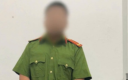 Mua trang phục công an mặc "lấy le" với bạn gái, thanh niên nhận cái kết đắng