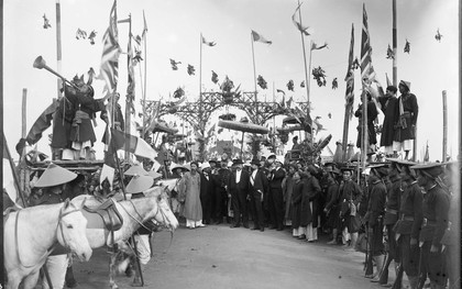 Kỳ thi lịch sử tái hiện qua ống kính người Pháp