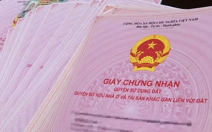 Dân làm thủ tục nhà đất bị gây khó dễ, qua ‘cò’ thì rất nhanh, UBND TP Hà Nội nói gì?