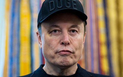 Elon Musk "khịa" CEO OpenAI vụ hoàn tiền Tesla Roadster sau 7,5 năm chờ đợi