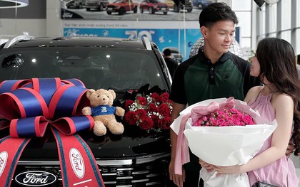 Sao trẻ ĐT Việt Nam tậu xế hộp mới, viên mãn bên vợ hot girl sau 2 năm kết hôn