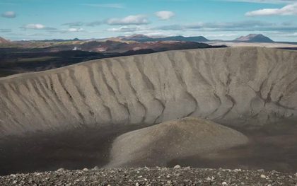 Chưa từng có: Phát hiện 2,2 triệu tấn đất hiếm nằm rải rác xung quanh và bên trong ngọn núi lửa đã tắt, đủ đáp ứng nhu cầu trong 950 năm