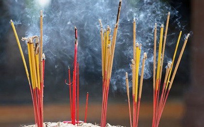 7 điều kiêng kỵ khi thắp hương