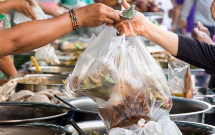 Mẹ 40 tuổi phải cắt bỏ tử cung vì ung thư, con gái lớp 3 đã có kinh nguyệt: Bác sĩ chỉ ra “thủ phạm” trong đồ ăn hằng ngày