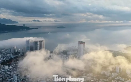 Lý do sương mù dày đặc phủ kín phố biển Nha Trang