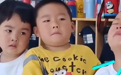 Đứa trẻ đi học về nói: "Cô dùng xẻng đánh con" - Cả nhà chạy đến trường hỏi tội, sự thật xót xa