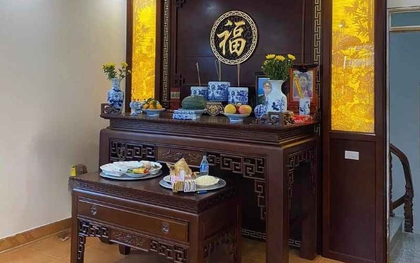 Vị trí đặt lọ hoa trên bàn thờ