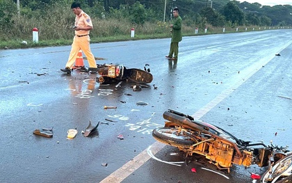 Hai xe máy tông nhau, 2 thiếu niên tử vong, 2 em khác bị thương