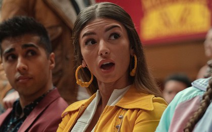 Xem phim Sex Education, tôi thấy mình đã thất bại thảm hại trong việc dạy con: "Tại sao mọi việc lại thành ra như thế?"