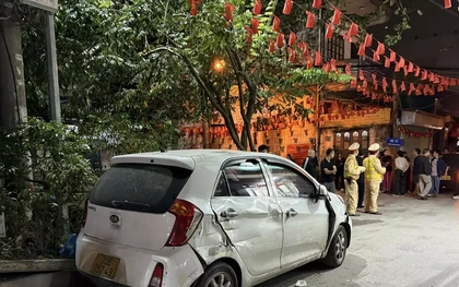 Hà Nội: Ô tô tải đâm liên hoàn nhiều phương tiện rồi bỏ trốn