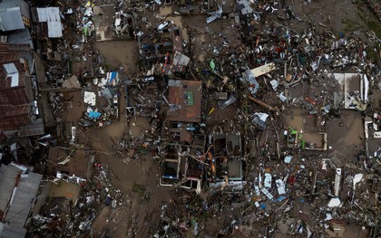 Bão cuồng phong Kalmaegi quá hung tàn, tất cả đều bị phá hủy: Những hình ảnh flycam lột tả sự thảm khốc