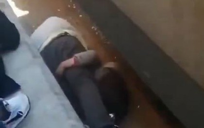 Cha nhảy xuống đường ray xe lửa để cứu con gái và cái kết