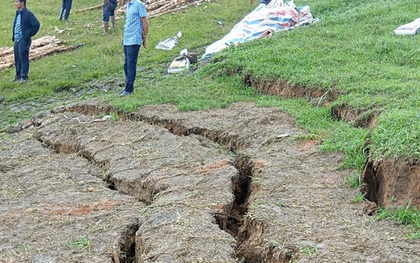 Hồ chứa 1,7 triệu m3 sạt trượt mái, nứt chân đập, Lâm Đồng cấp tốc di dời dân