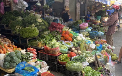 Giá rau củ tăng mạnh sau bão