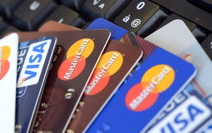 Người 18 tuổi, đang đi học có được mở thẻ tín dụng không?