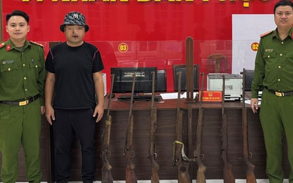 Đang phá dỡ công trình tại một công ty, nam công nhân vội báo công an khi phát hiện súng tại tầng hầm