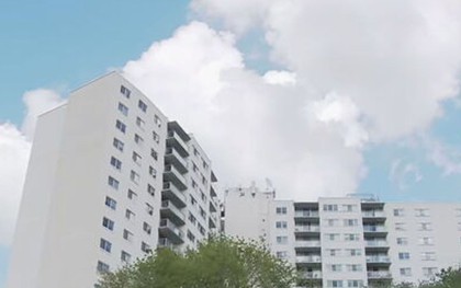 Bé gái 2 tuổi sống sót sau khi rơi từ ban công chung cư tầng 15: Tình trạng của nạn nhân gây chú ý