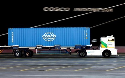 Phát hiện đoàn xe tải không người lái Trung Quốc chạy lặng lẽ ở khu cảng đông đúc bậc nhất thế giới - chuyên gia châu Âu thừa nhận: "đừng bao giờ nghi ngờ khả năng của họ nữa"