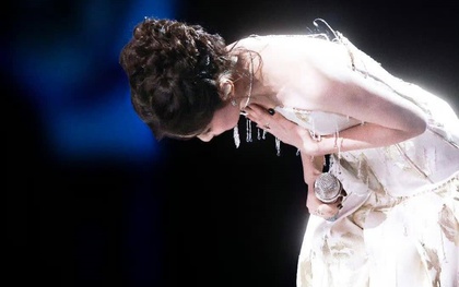 Nhìn mỹ nhân này cúi chào mà ngỡ mộng cảnh ngàn năm: Người đẹp làm gì cũng đẹp, đóng phim nào nghiện nặng phim đó